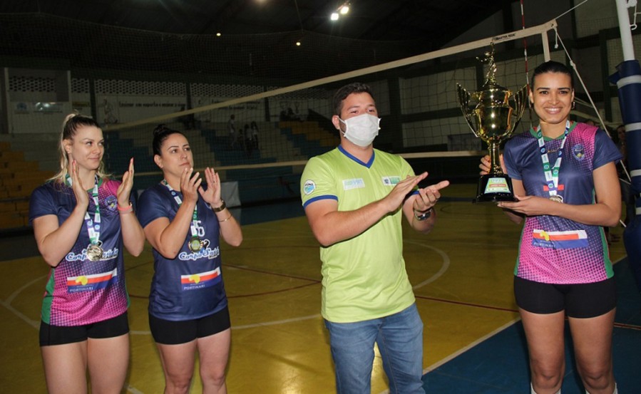 Representante do vôlei feminino de Naviraí para os Jogos